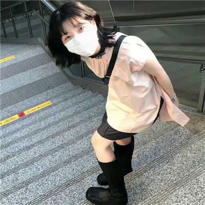 贺州导游在读大专生诺姝丽